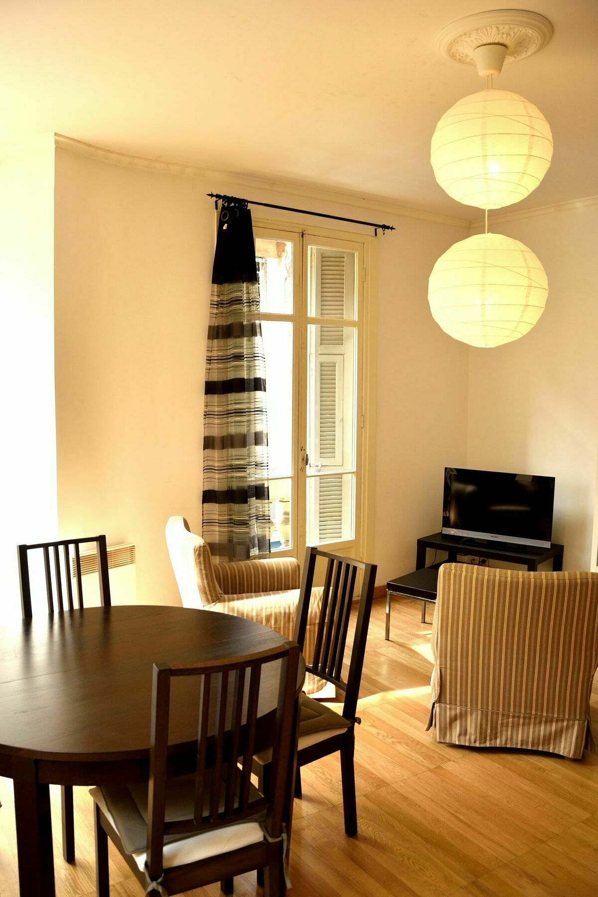 Unik Apartment Nice Luaran gambar